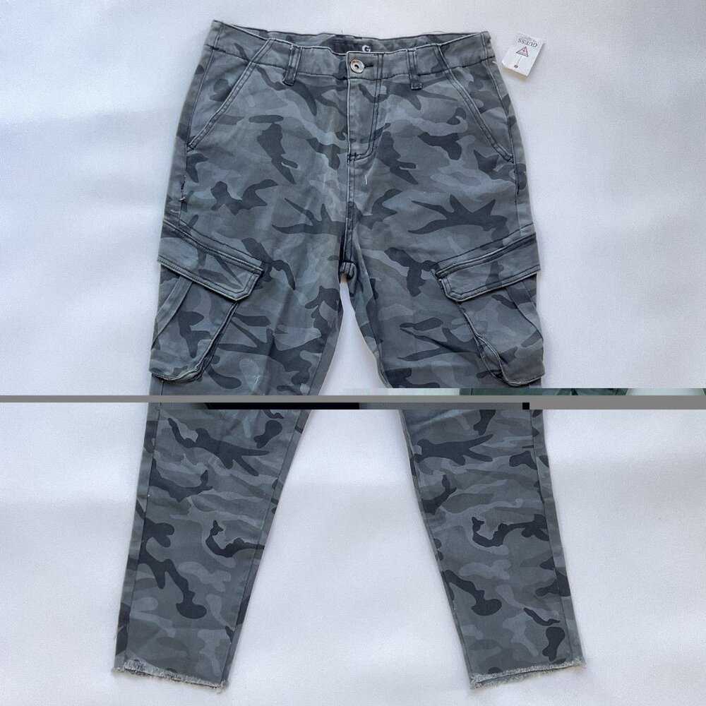 G By Guess Men’s Camouflaged Cargo Jeans Cropped Leg Size 32
